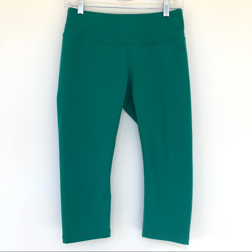 THE NORTH FACE Green Capri Leggings Size Medium